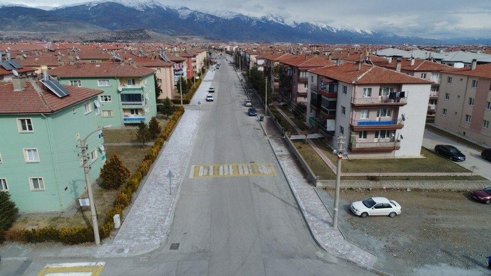 Erzincan’da Kaldırım Çalışmalarına Yeniden Başlandı