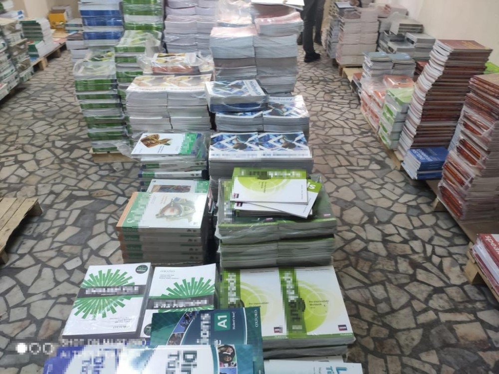 İ̇stanbul’da Korsan Kitap Operasyonu
