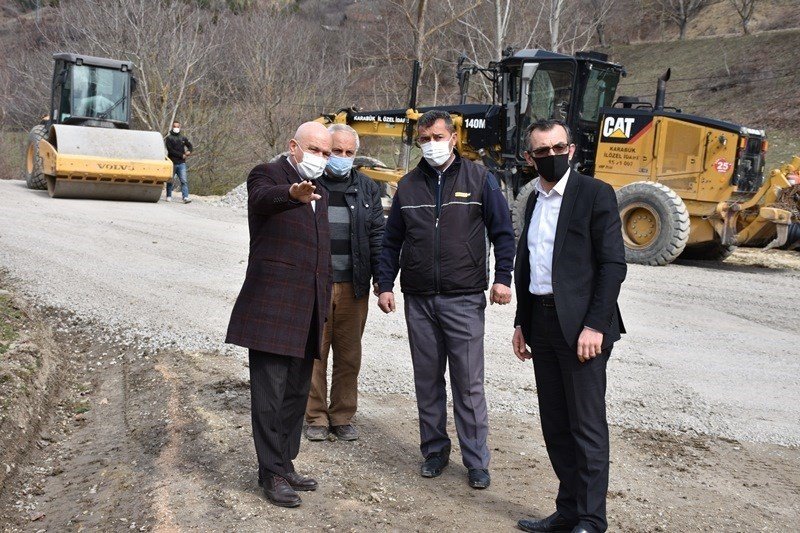 Karabük’te Köy Yollarında Bakım-onarım Çalışmaları Başladı