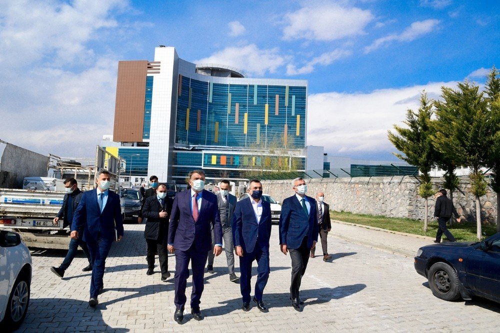 Hastane İçerisindeki Alternatif Yolda Çalışmalar Sürüyor
