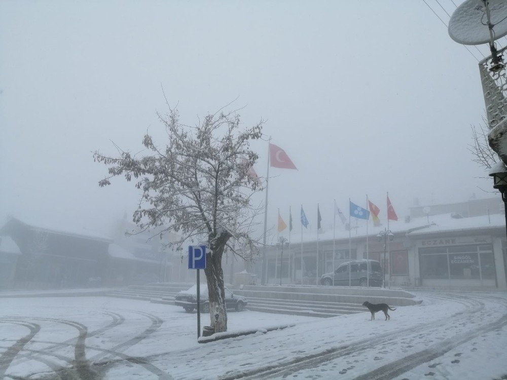 Mihalıççık’ta Kar Şaşkınlığı