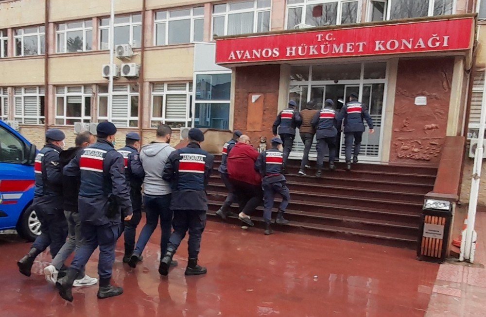 Akü Hırsızları Jandarmadan Kaçamadı