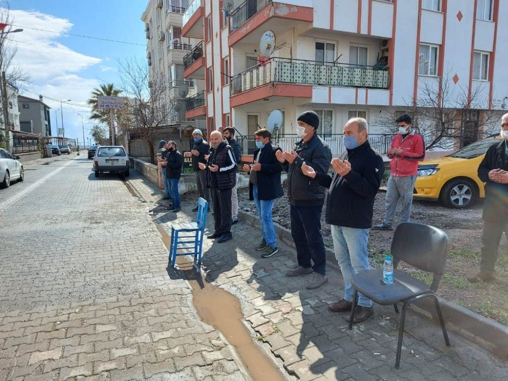 Sarımsaklı Yardımlaşma Derneği’nden Çanakkale Şehitleri İçin Hayır Yemeği