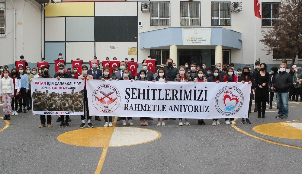 Çanakkale Şehitleri İ̇zmir’de Anıldı