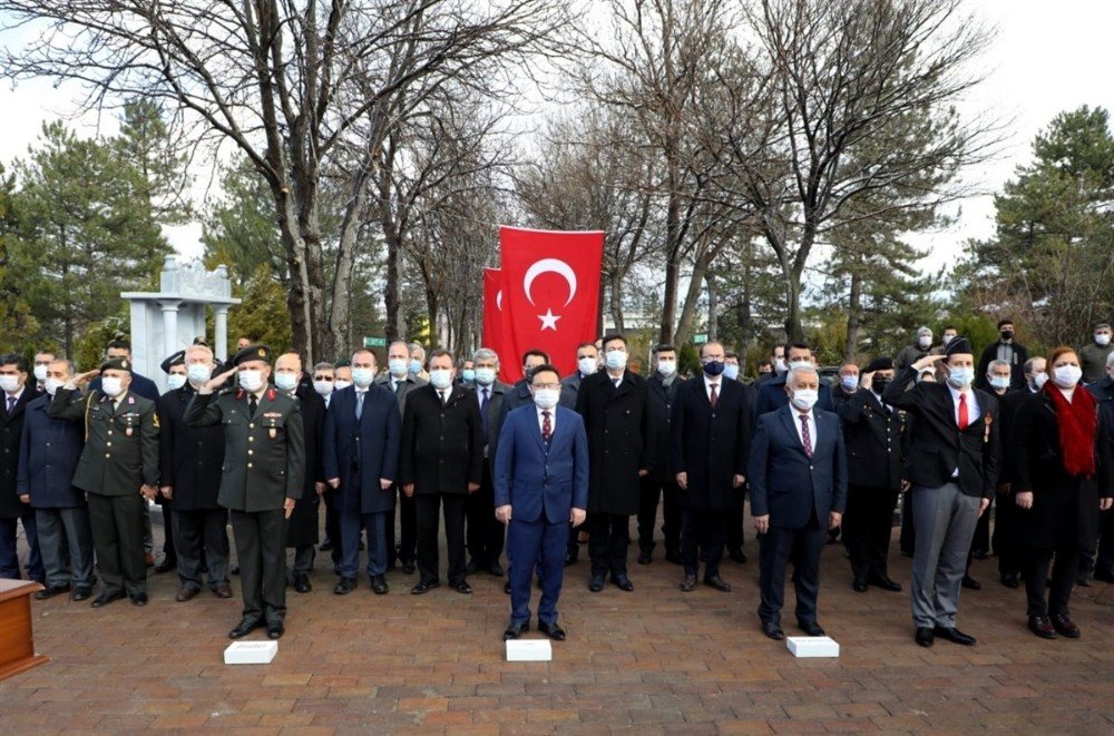 Afyonkarahisar’da 18 Mart Şehitleri Anma Günü Ve Çanakkale Deniz Zaferi’nin 106’ıncı Yıl Dönümü Törenle Kutlandı