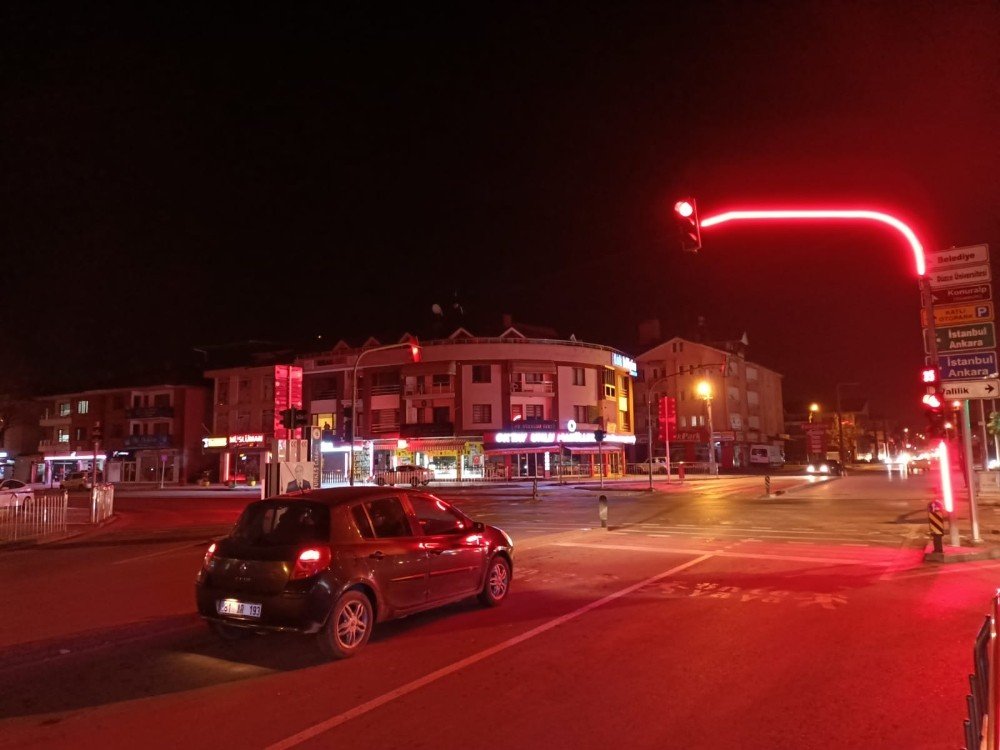 Düzce’de Trafik Lambalarına Led Işık