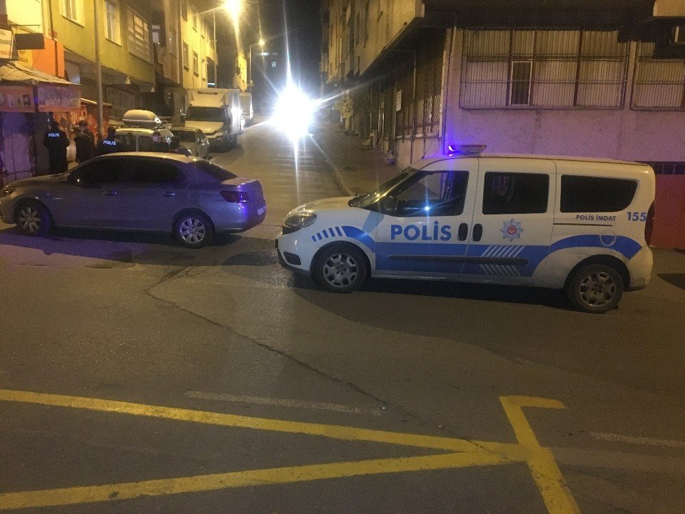 Gaziosmanpaşa’da Bıçaklı Kavga: 1 Ölü