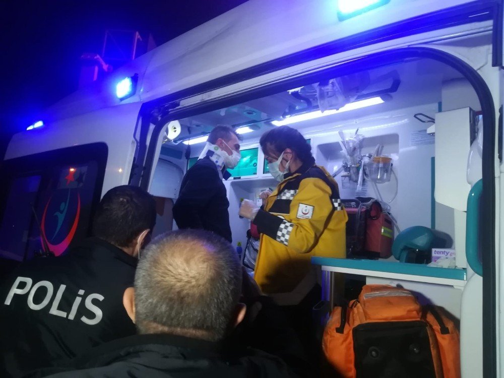 İ̇zmir’de İki Ayrı Trafik Kazası: 2’si Polis 4 Yaralı