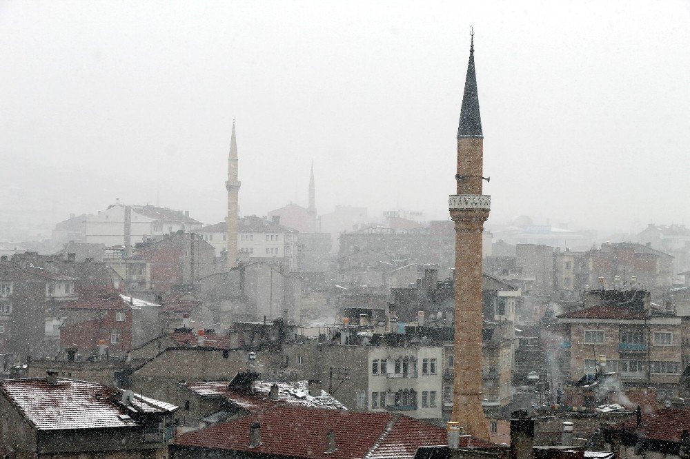 Nevşehir’de Kar Ve Sis Etkili Oluyor