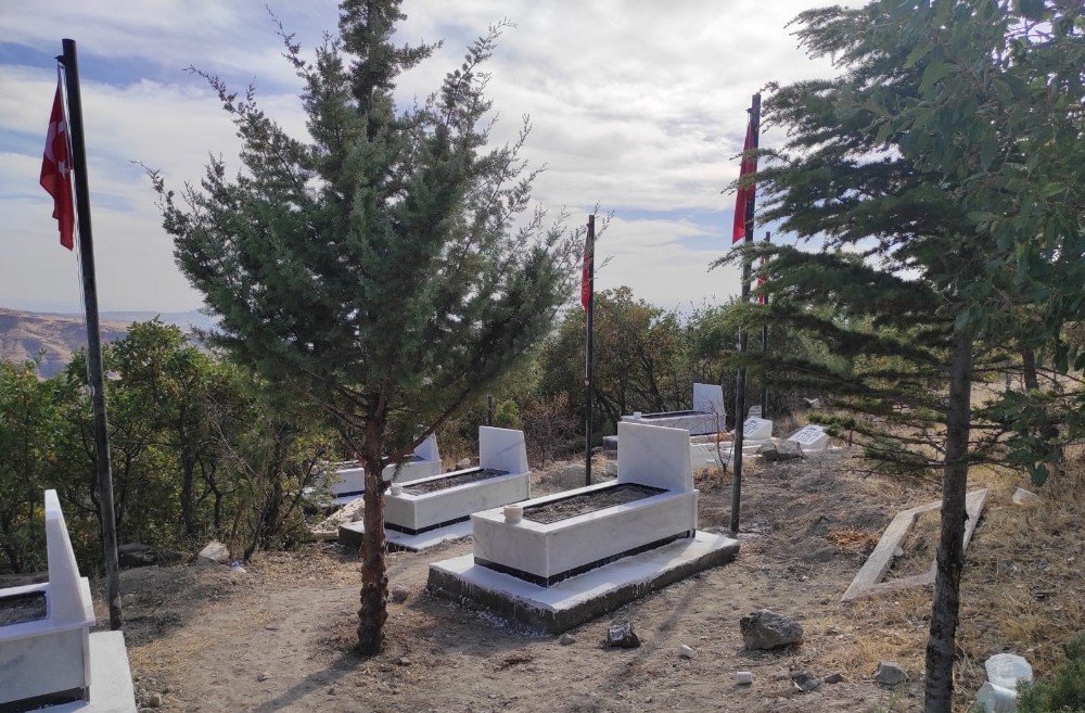 Tunceli Çemişgezek’te Şehit Kabirleri Yenilendi