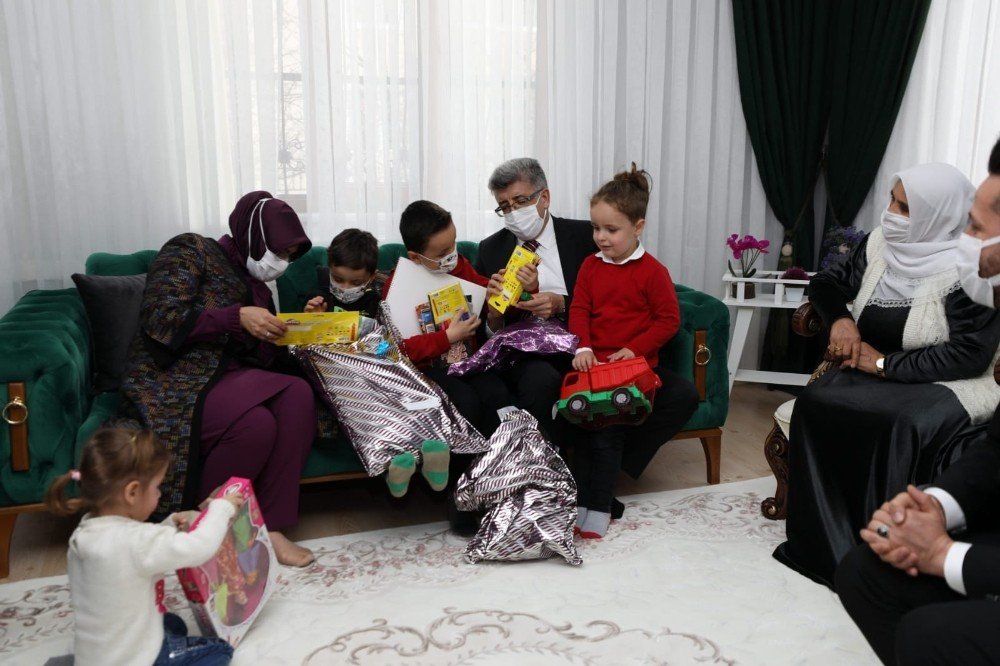 Vali Bilmez Ve Eşi Meral Bilmez’den Şehit Ailelerine Ziyaret