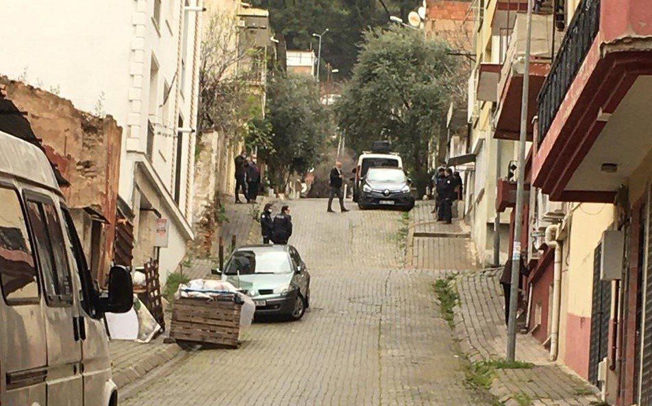 Emekli Baş Komiser Banyoda Ölü Bulundu