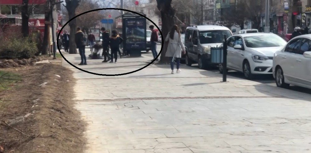 Erzincan’da Liseli Kızların Kavgası