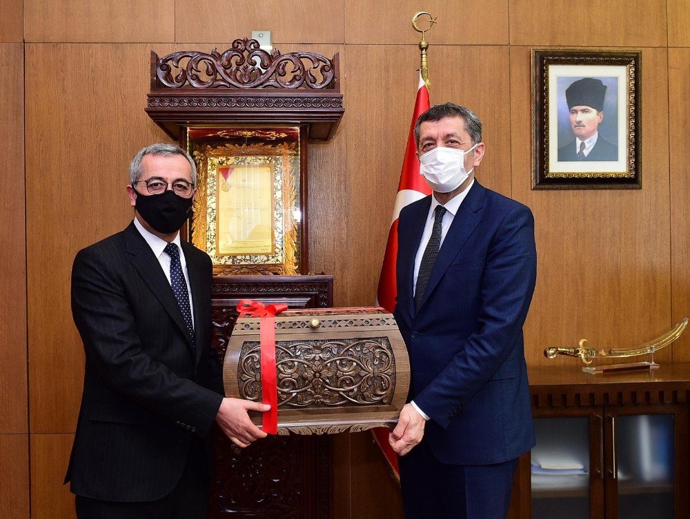 Bakan Selçuk’tan Büyükşehir Belediyesine Ziyaret