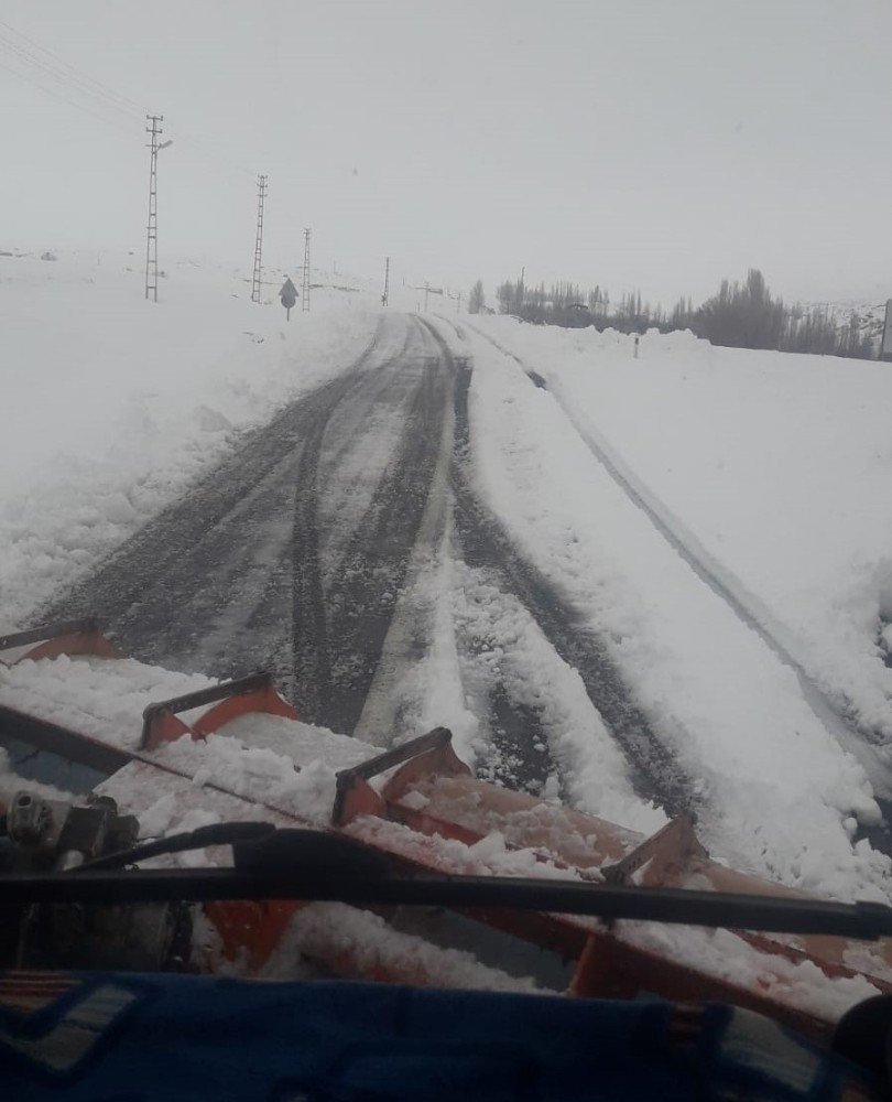 Büyükşehir Kapalı Mahalle Yolu Bırakmadı