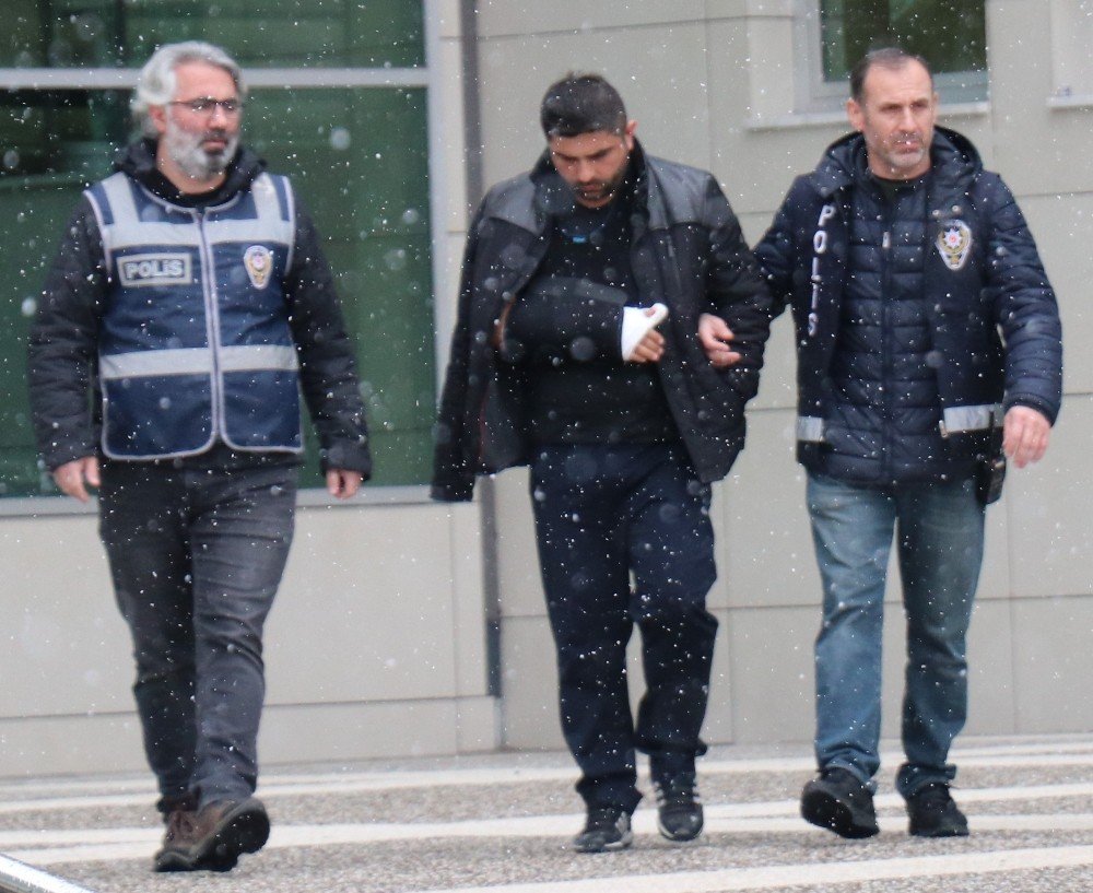 Taş Ve Sopayla Dayısını Döverek Öldüren Şahsa ‘ağır Tahrik’ İndirimi