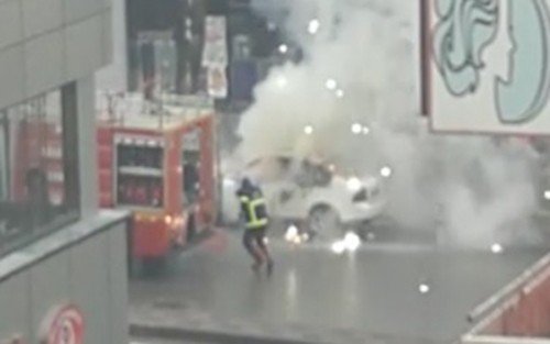 Muş’ta Alev Topuna Dönen Otomobil Küle Döndü