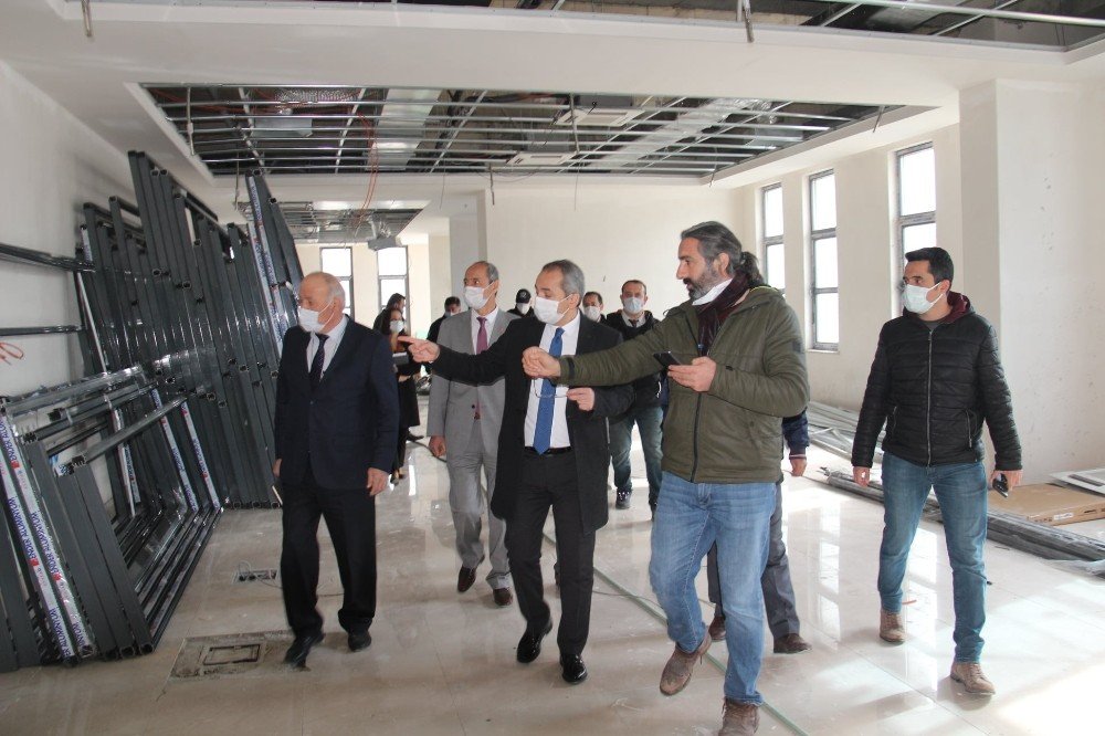 Tosya Hükümet Konağında Çalışmalar Sürüyor