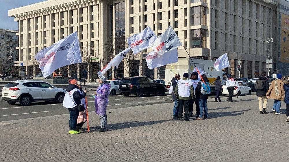 Ukrayna’da Yeni Karantina Kararı Protesto Edildi