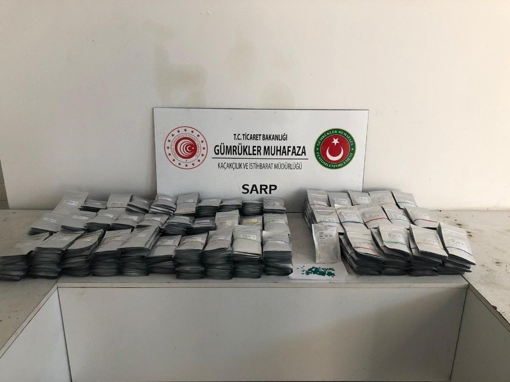 Sarp Sınır Kapısı’nda Bir Minibüste 771 Bin 500 Adet Hibrit Salatalık Tohumu Ele Geçirildi