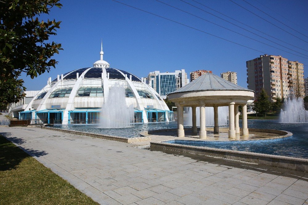 Başakşehir’in Sosyal Tesislerinde Konforlu Hizmet