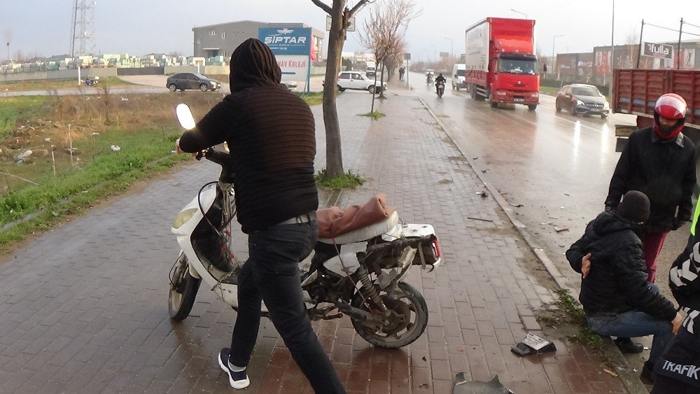Çarptı Metrelerce Sürükledi Kaldırıma Fırlattı