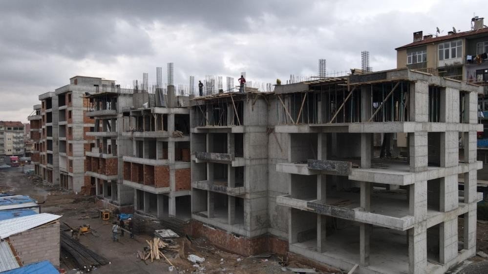 İ̇nşaatta Çay Yapmak İsteyen İşçi Elektrik Akımına Kapıldı