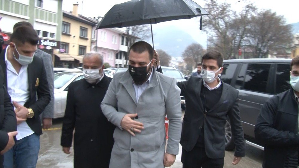Abdulhamid Han’ın Torunu, Bursa’da Dedelerinin Türbelerini Ziyaret Etti