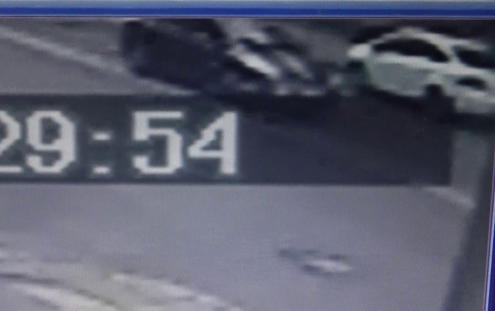 Yaya Geçidinde Çarptı, Metrelerce Sürükledi