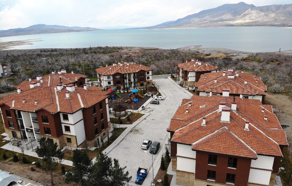 Göl Manzaralı Deprem Konutlarında Yaşam Başladı