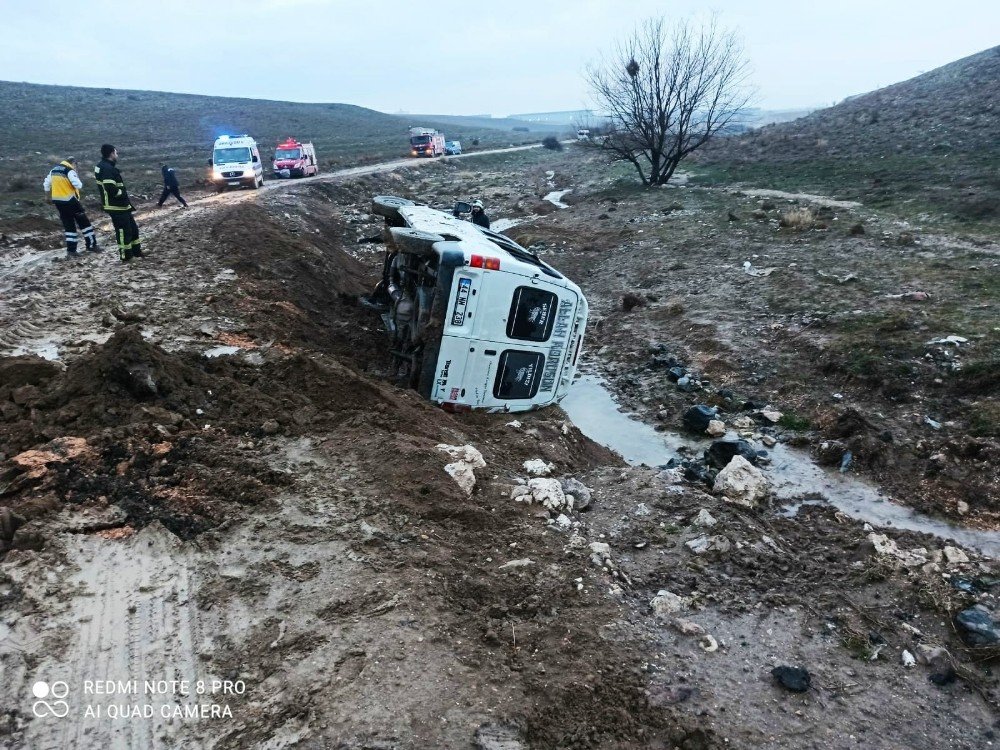Yağışlı Havada Çamura Dönen Yol Can Aldı