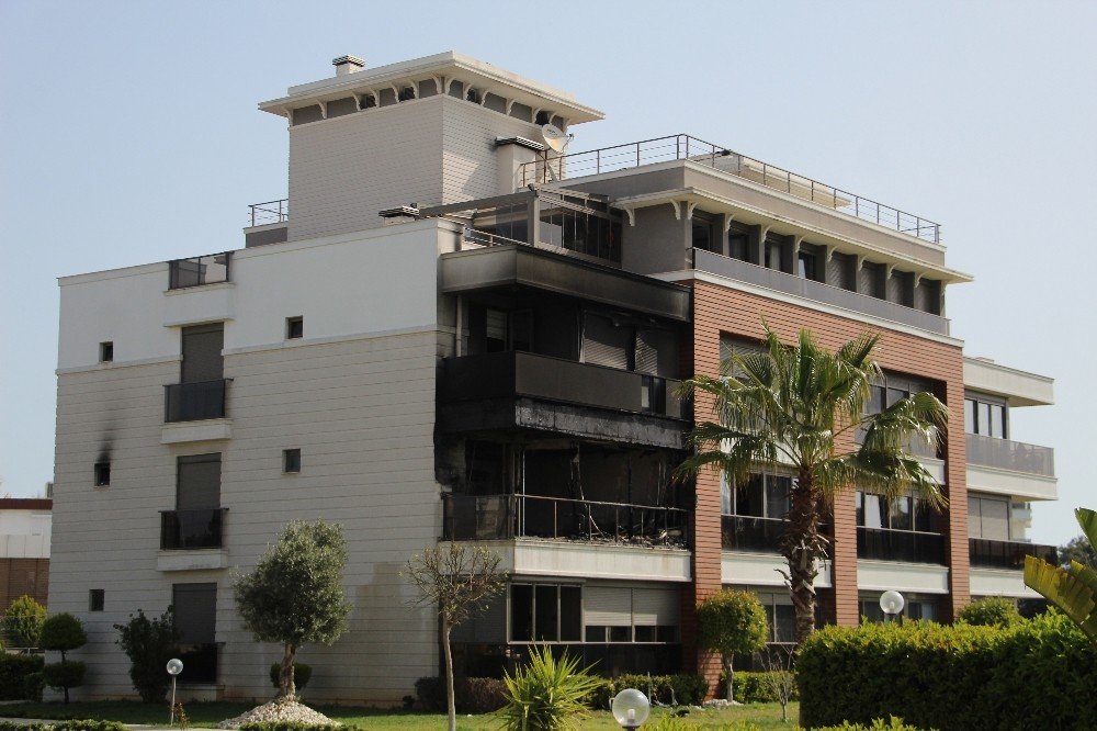 Tüm Binayı Saran Dumanlar Korku Yaşattı
