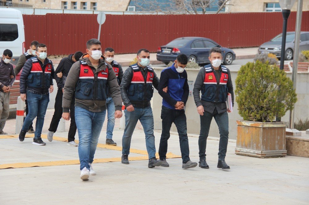 Elazığ’da Hırsızlık Yapıp Diyarbakır’da Yakalanan 2 Şüpheli Tutuklandı