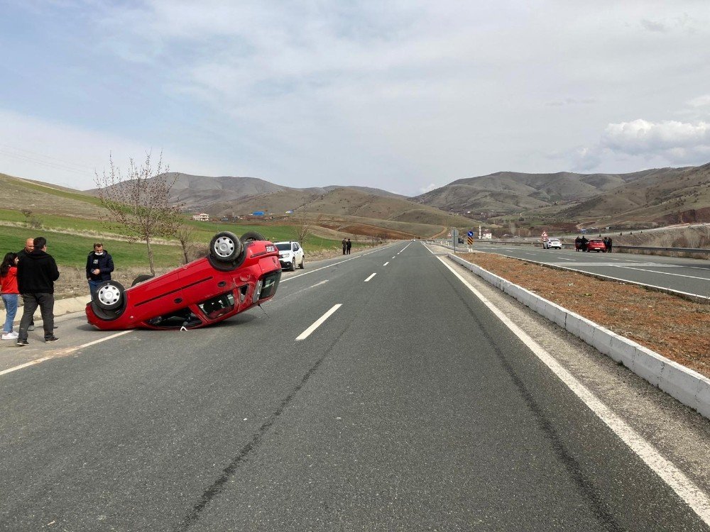 Otomobil Ters Döndü, Sürücü Yara Almadan Kurtuldu
