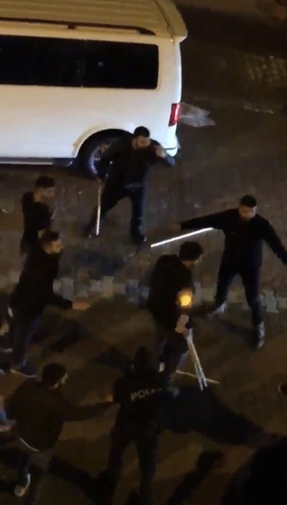 Önce İş Yeri Bastılar Sonra Polise Saldırdılar