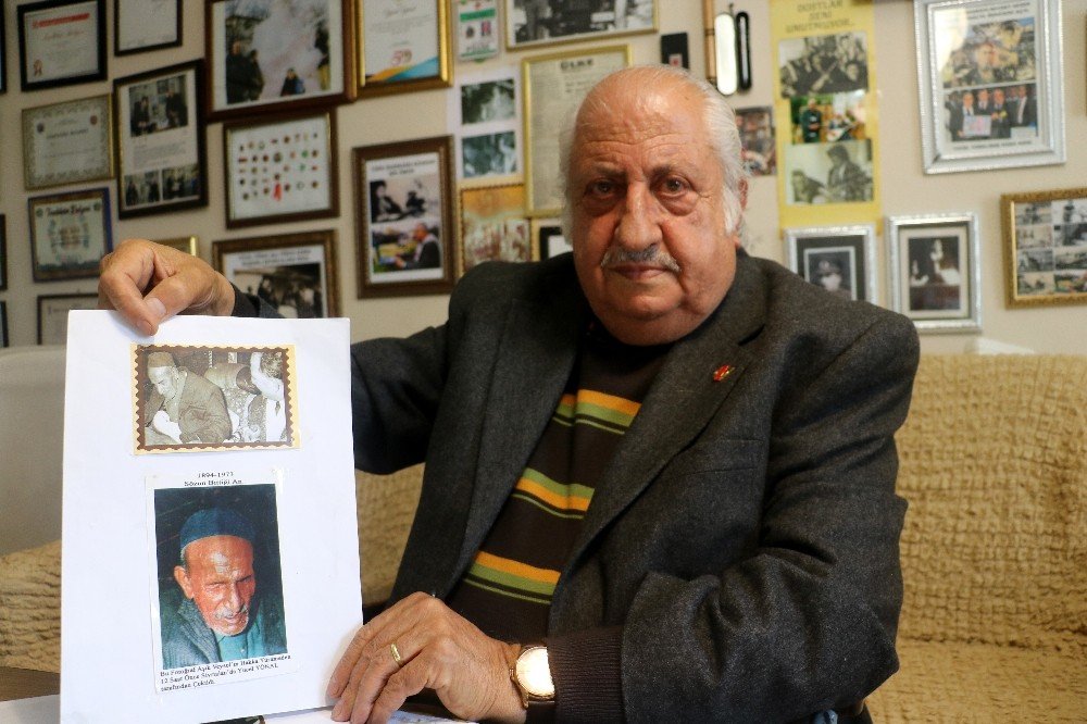 Aşık Veysel’in Çekilen Son Fotoğrafı, Ölümünden 12 Saat Önce