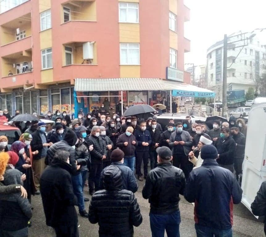Tırdan Düşen İşçi Kaldırıldığı Hastanede Yaşam Savaşını Kaybetti