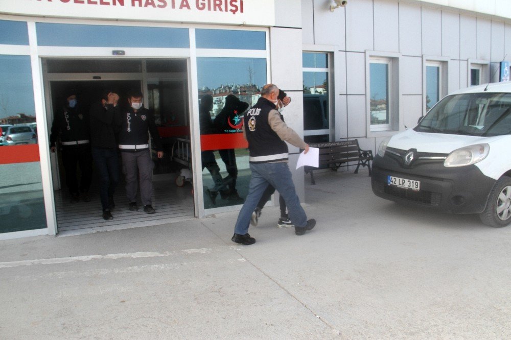 Hırsızlık Zanlıları Otobüste Yakalandı