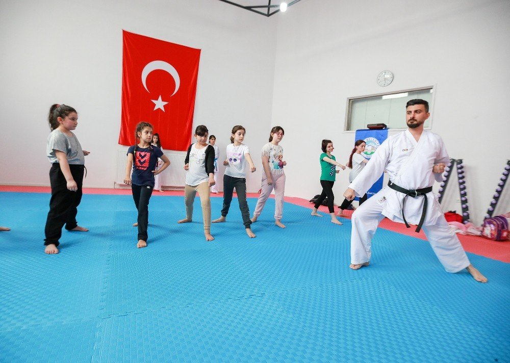 Sporcu Fabrikası Hız Kesmiyor