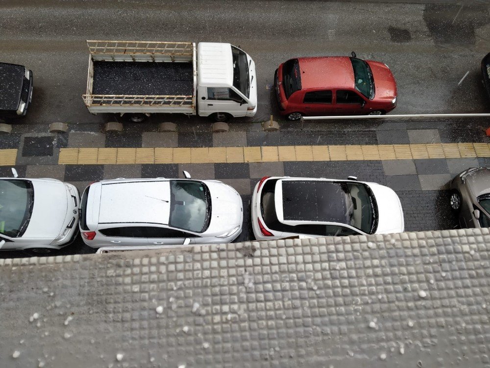 Başkent’te Sağanak Yağış Ve Dolu Etkili Oldu
