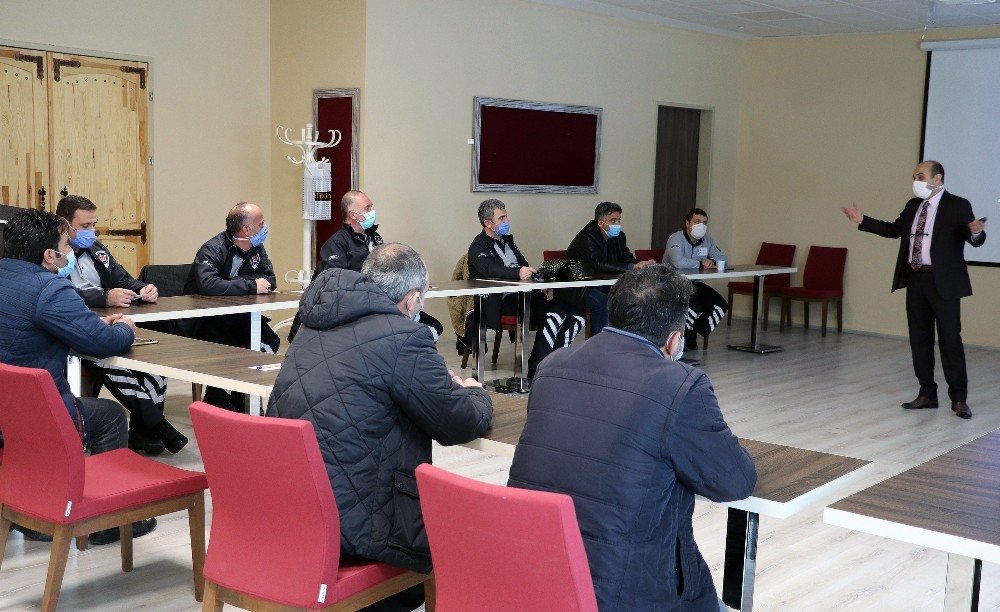 Atatürk Üniversitesi, Çalışanlarının İletişim Becerilerini Geliştiriyor