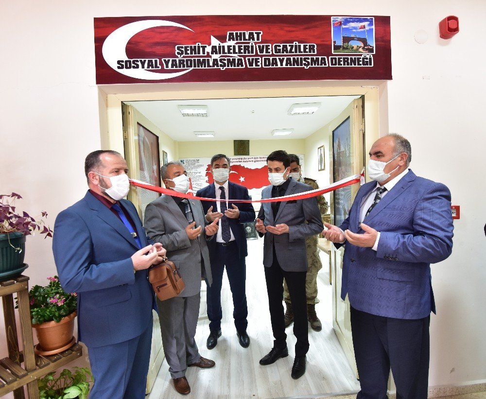 Ahlat Şehit Aileleri Derneği Törenle Açıldı
