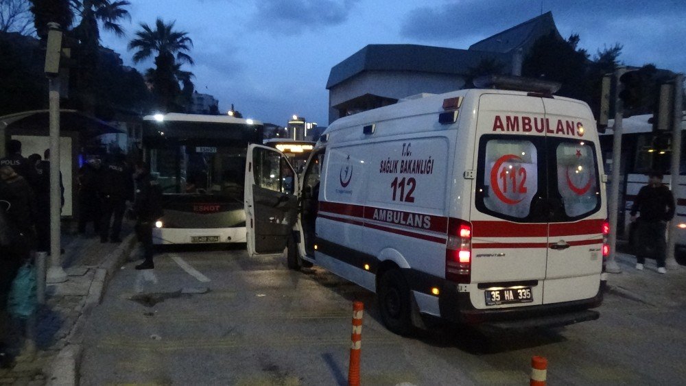 İ̇zmir’de Otobüste Hes Kodu Tartışmasında Kan Aktı