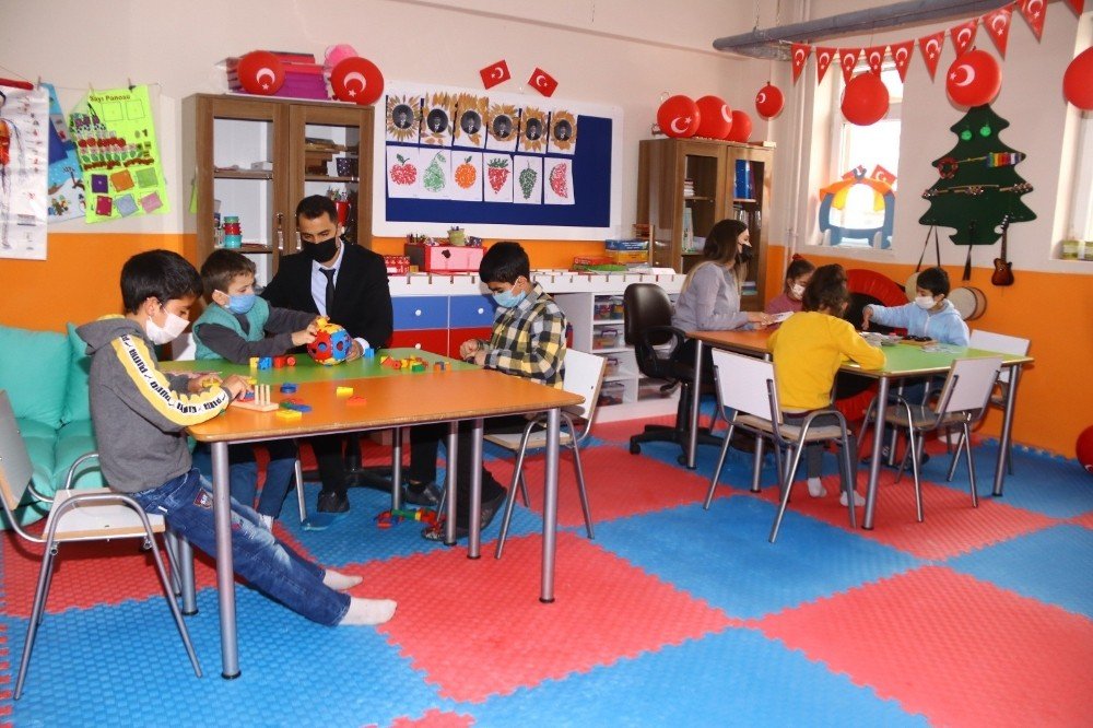 Kızılay, Özel Öğrencilerin Sınıflarını Yeniledi
