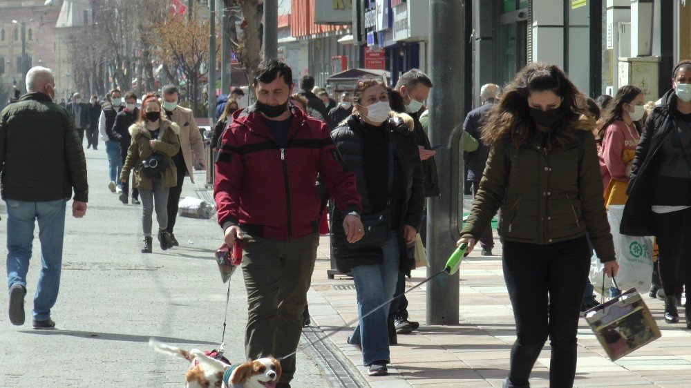 Tedbirlere Uymayan Eskişehir Kızardı