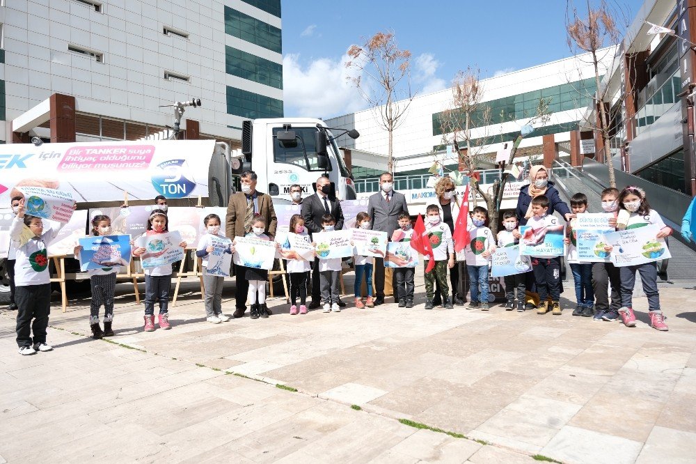 Dünya Su Gününde Minikler Dileklerini Kuruyan Ağaca Astı