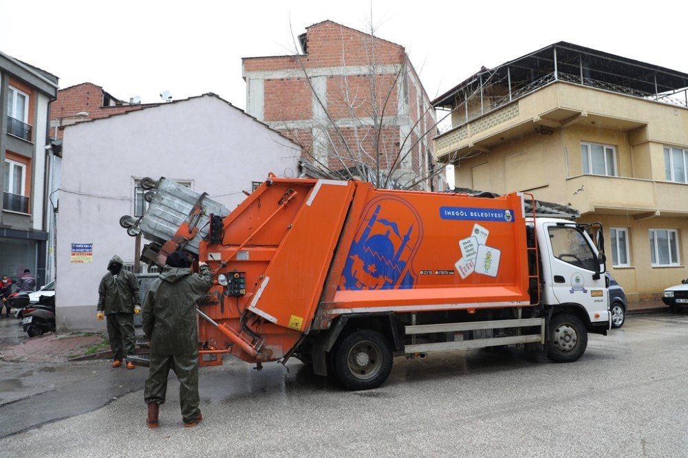 İ̇negöl’de Dakikada 40 Kilo Çöp Toplanıyor