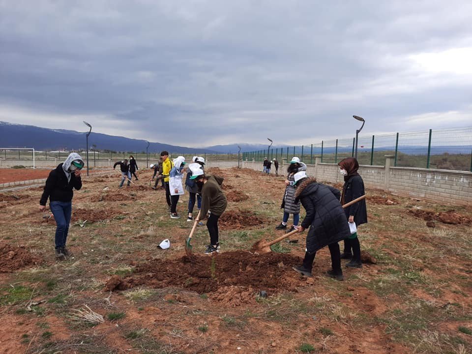 Bingöl’de Bin 200 Adet Fidan Toprakla Buluşturuldu