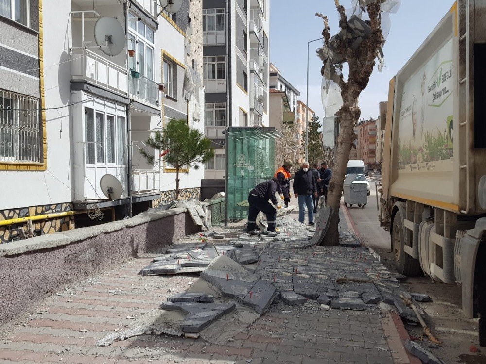Konya’da Şiddetli Rüzgar Maddi Hasara Yol Açtı