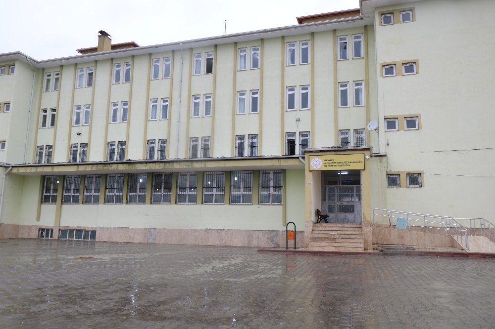 Kırşehir’de, 2 Eğitim Kurumunda Koronavirüs Arası